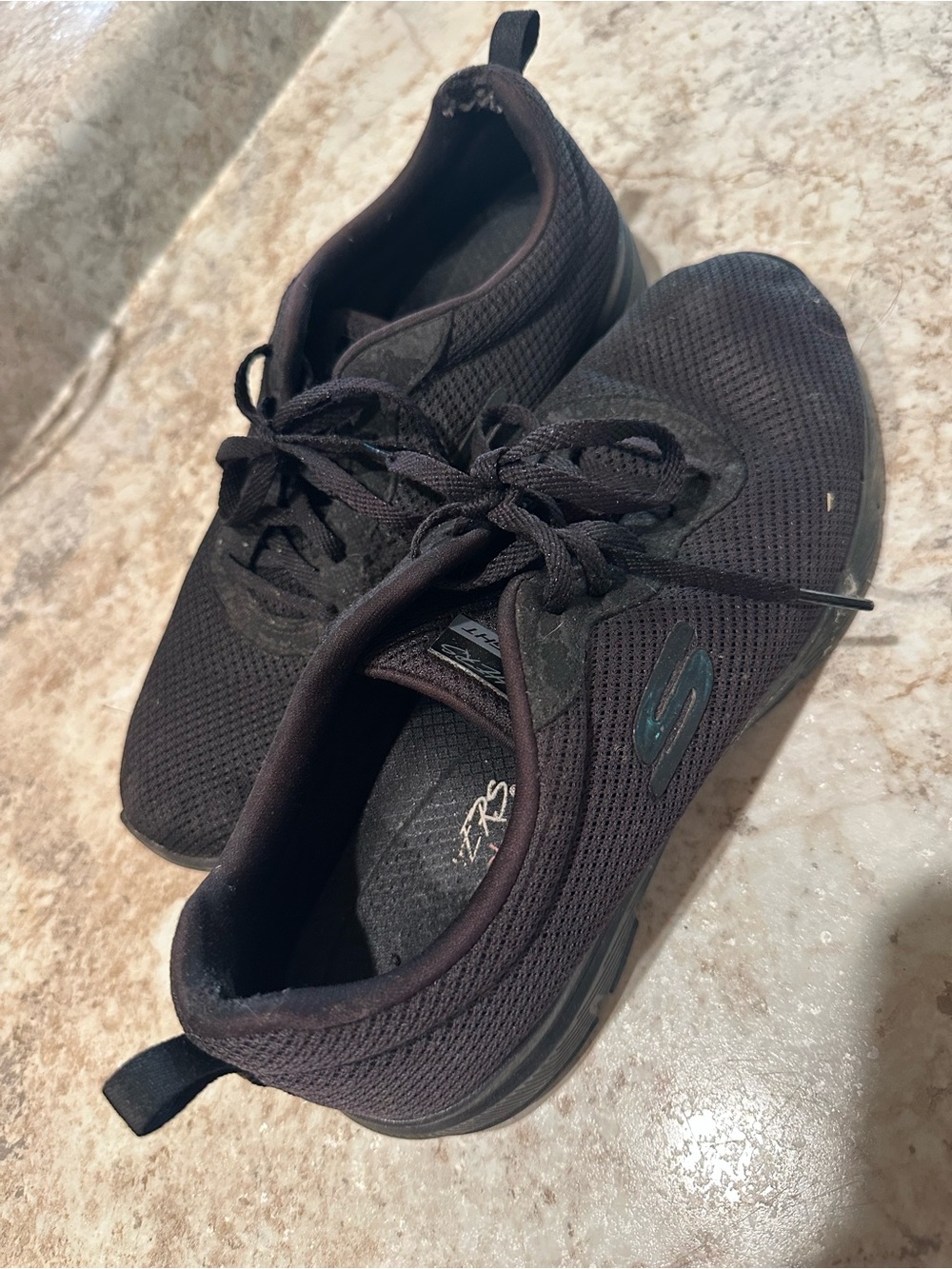 Skechers women’s Black Mesh Lace-Up Sneakers non slip
